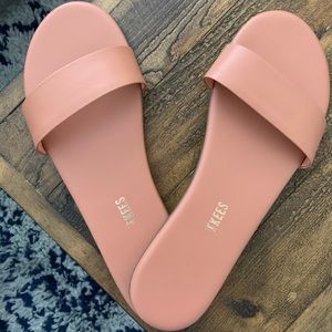 Tkees sandals